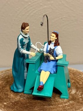 2008 Hallmark "The Wizard of Oz Emerald City Style” Keepsake Christmas ornament